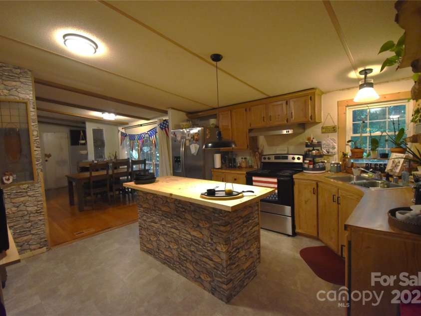 1789 Paris Drive, Conover, NC 28613.  MLS# CAR4263966, YatesRealty ID 20220. 