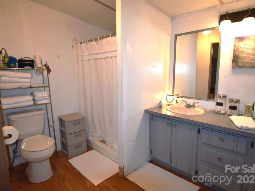 1789 Paris Drive, Conover, NC 28613.  MLS# CAR4263966, YatesRealty ID 20220. 