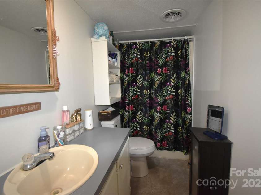 1789 Paris Drive, Conover, NC 28613.  MLS# CAR4263966, YatesRealty ID 20220. 