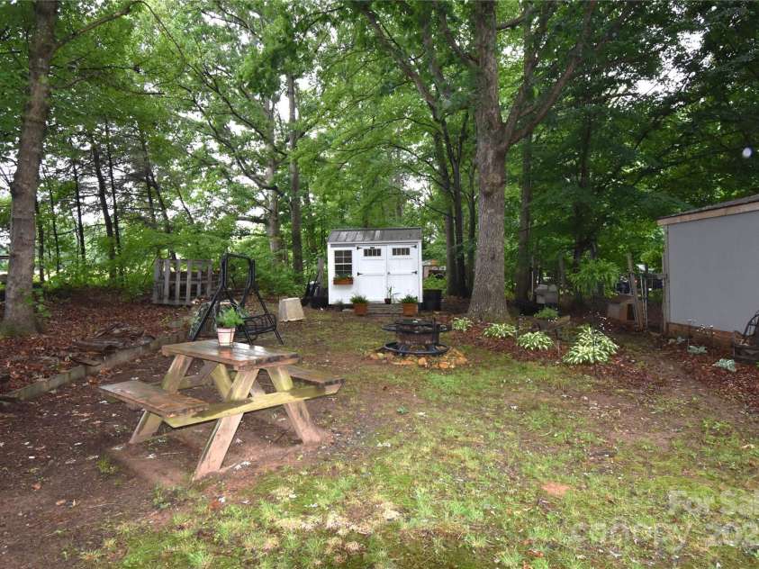 1789 Paris Drive, Conover, NC 28613.  MLS# CAR4263966, YatesRealty ID 20220. 