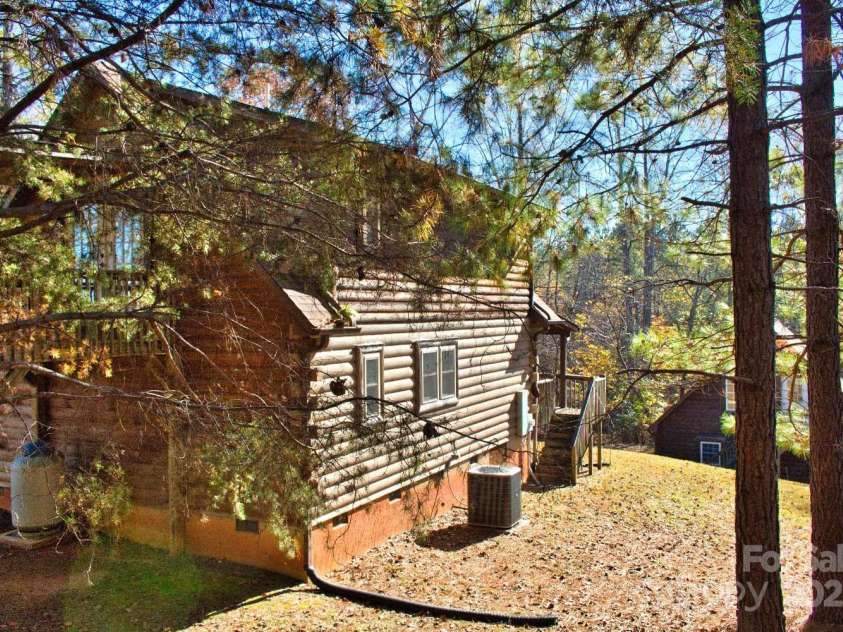 155 Northridge Drive, Rutherfordton, NC 28139.  MLS# CAR4318623, YatesRealty ID 20221. 