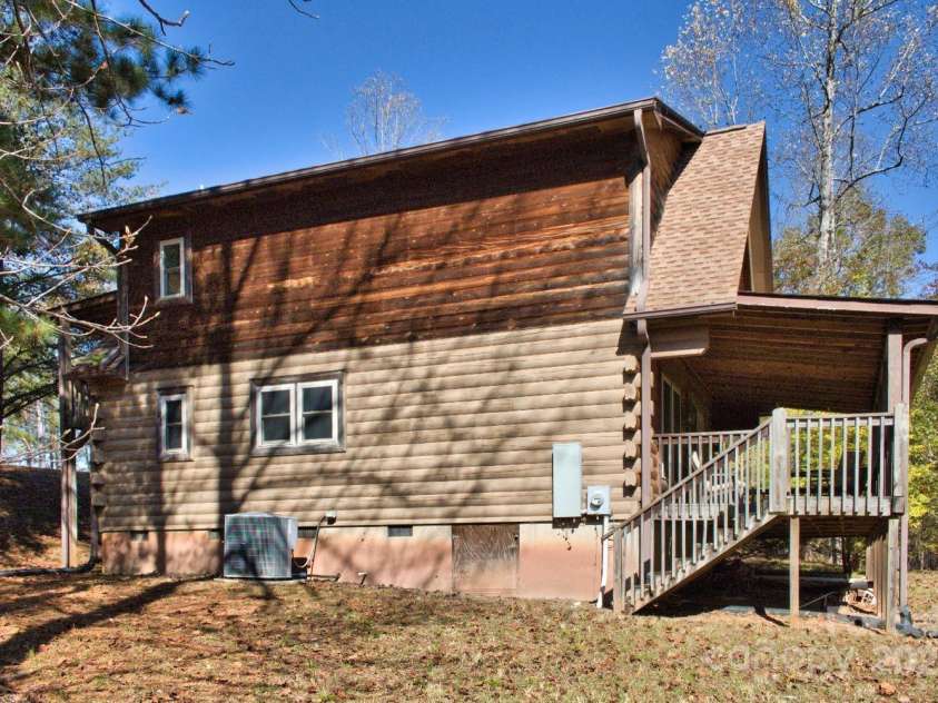 155 Northridge Drive, Rutherfordton, NC 28139.  MLS# CAR4318623, YatesRealty ID 20221. 