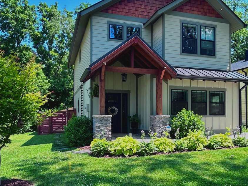 7 Acona Lane, Asheville, NC 28803.  MLS# CAR4213714, YatesRealty ID 20221. 