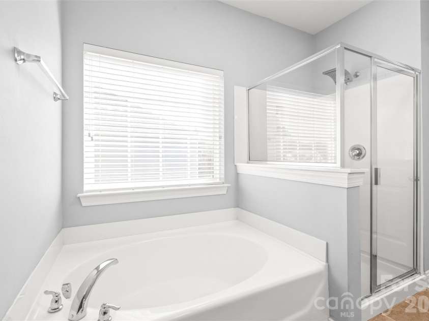 2441 Chatham Drive, Fort Mill, SC 29707.  MLS# CAR4347298, YatesRealty ID 20222. 