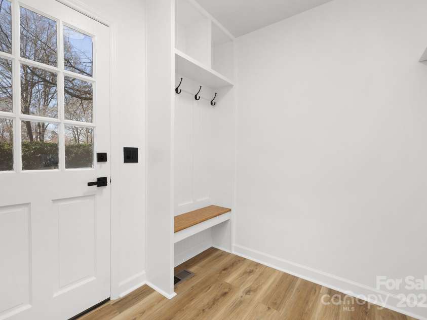 9930 Sardis Oaks Road, Charlotte, NC 28270.  MLS# CAR4269170, YatesRealty ID 20222. 