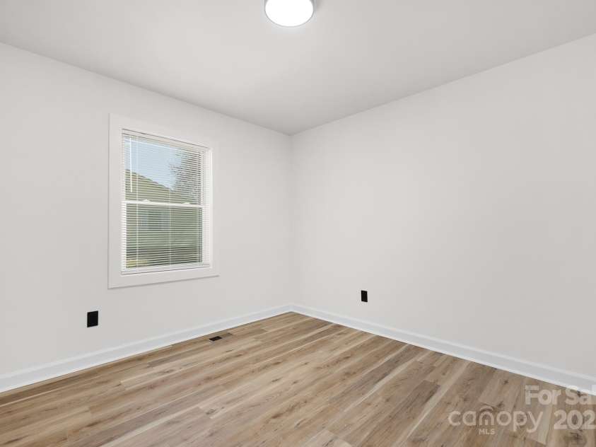 9930 Sardis Oaks Road, Charlotte, NC 28270.  MLS# CAR4269170, YatesRealty ID 20222. 