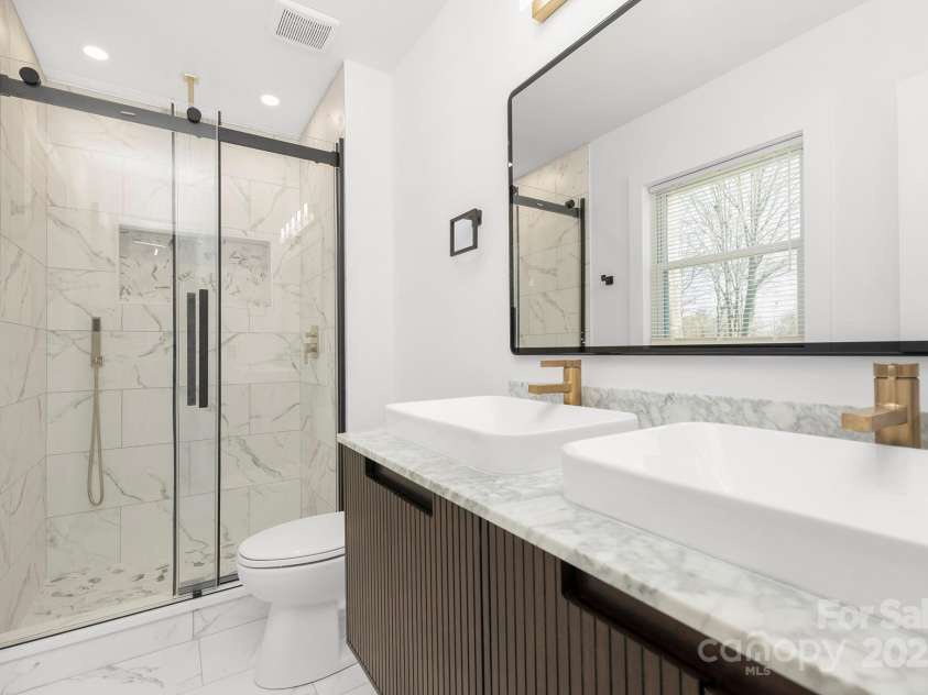 9930 Sardis Oaks Road, Charlotte, NC 28270.  MLS# CAR4269170, YatesRealty ID 20222. 