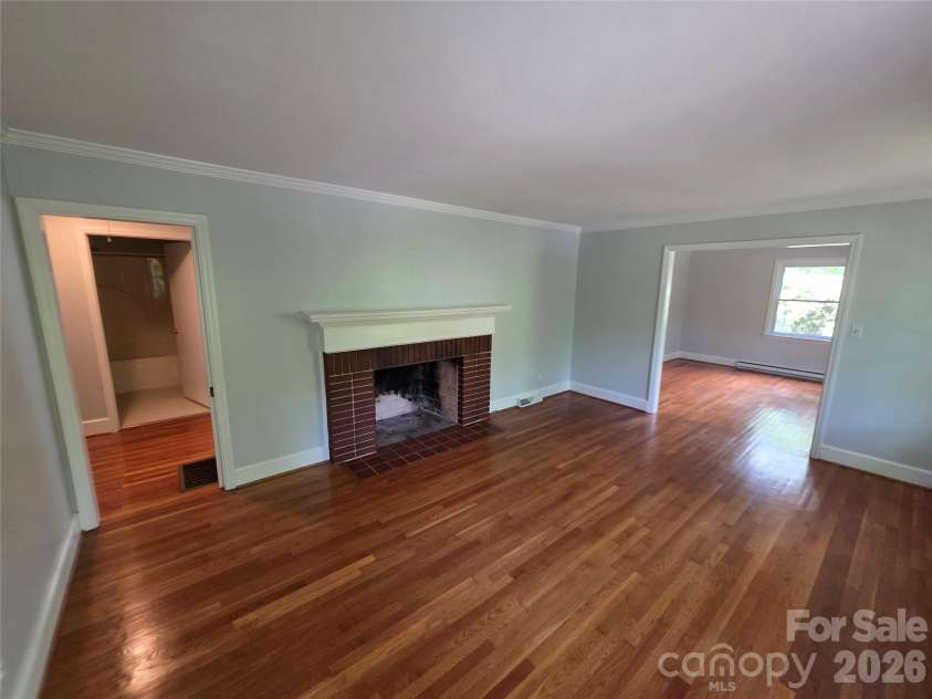 110 Crestwood Drive, Chester, SC 29706.  MLS# CAR4355972, YatesRealty ID 20223. 