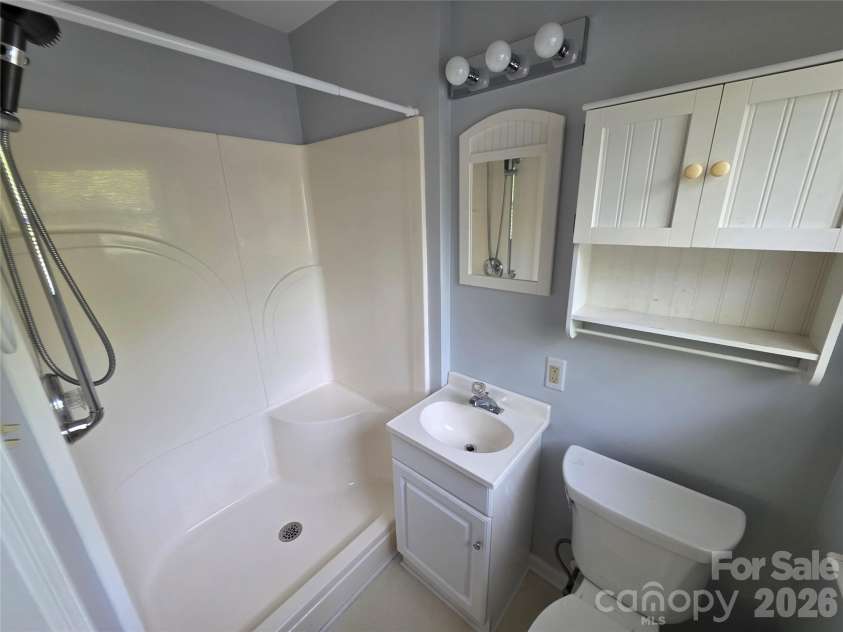 110 Crestwood Drive, Chester, SC 29706.  MLS# CAR4355972, YatesRealty ID 20223. 