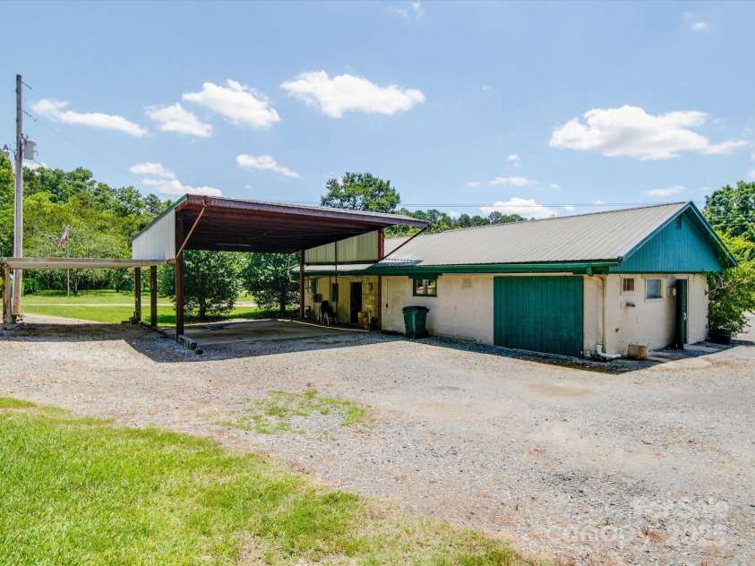 12770 Bringle Ferry Road, Richfield, NC 28137.  MLS# CAR4155972, YatesRealty ID 20224. 