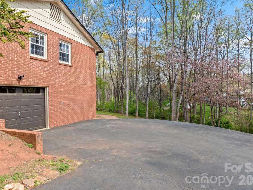 218 Misty Court, King, NC 27021.  MLS# CAR4362092, YatesRealty ID 20224. 