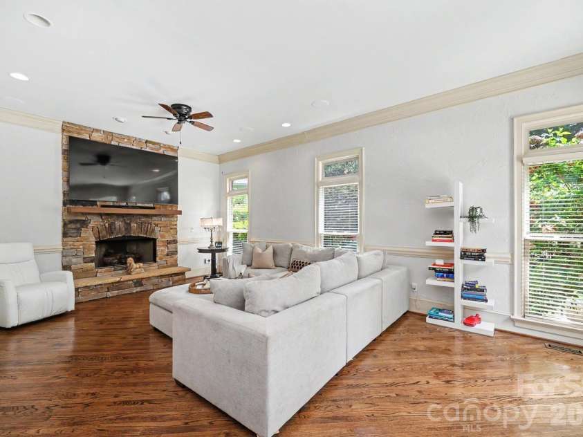 10615 Lederer Avenue, Charlotte, NC 28277.  MLS# CAR4370417, YatesRealty ID 20225. 