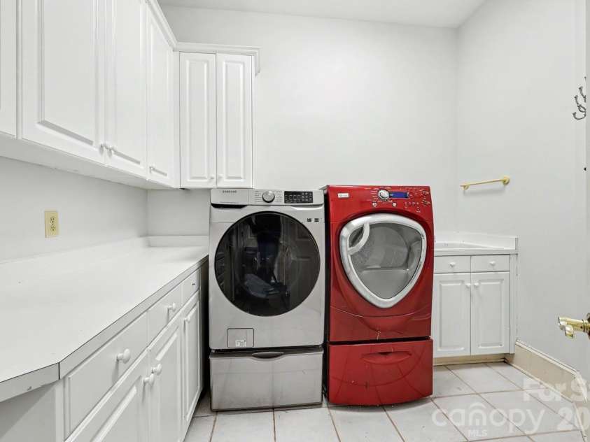 10615 Lederer Avenue, Charlotte, NC 28277.  MLS# CAR4370417, YatesRealty ID 20225. 