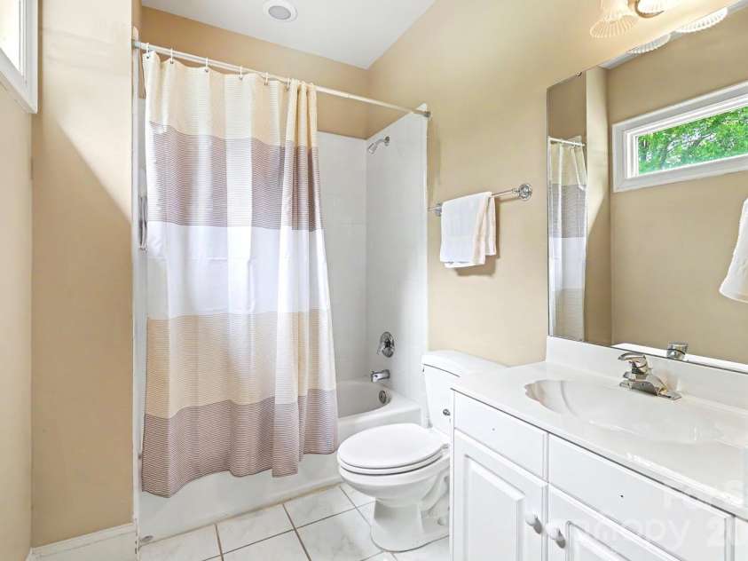 10615 Lederer Avenue, Charlotte, NC 28277.  MLS# CAR4370417, YatesRealty ID 20225. 