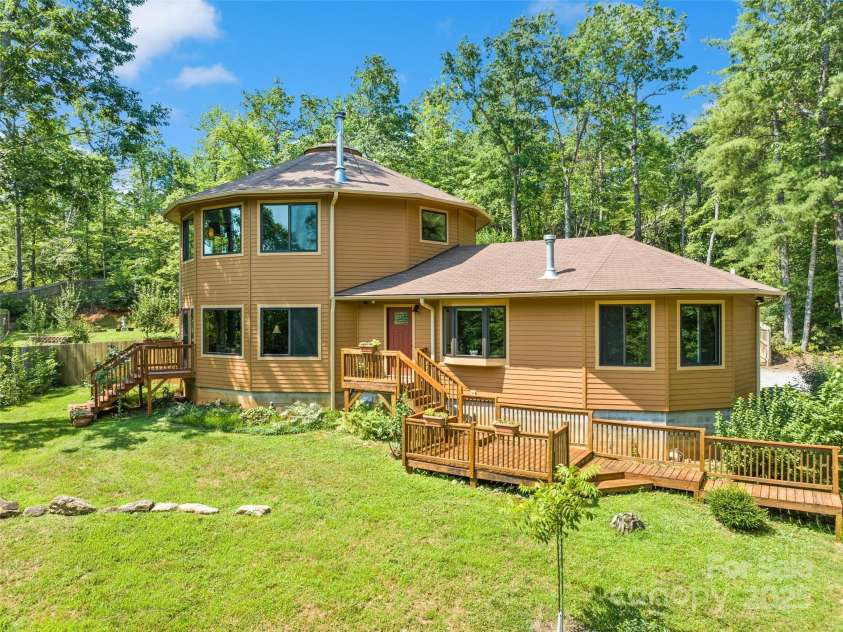 2675 Holbert Cove Road, Saluda, NC 28773.  MLS# CAR4275834, YatesRealty ID 20226. 