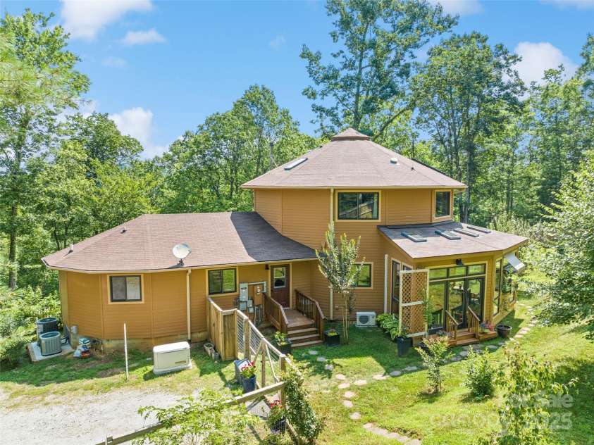 2675 Holbert Cove Road, Saluda, NC 28773.  MLS# CAR4275834, YatesRealty ID 20226. 