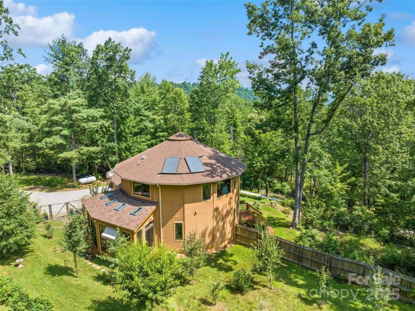 2675 Holbert Cove Road, Saluda, NC 28773.  MLS# CAR4275834, YatesRealty ID 20226. 