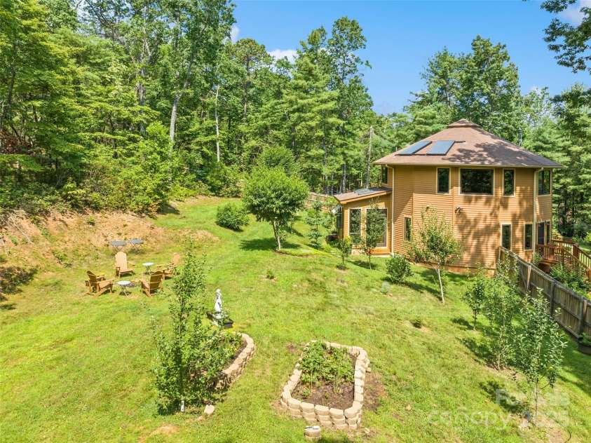 2675 Holbert Cove Road, Saluda, NC 28773.  MLS# CAR4275834, YatesRealty ID 20226. 