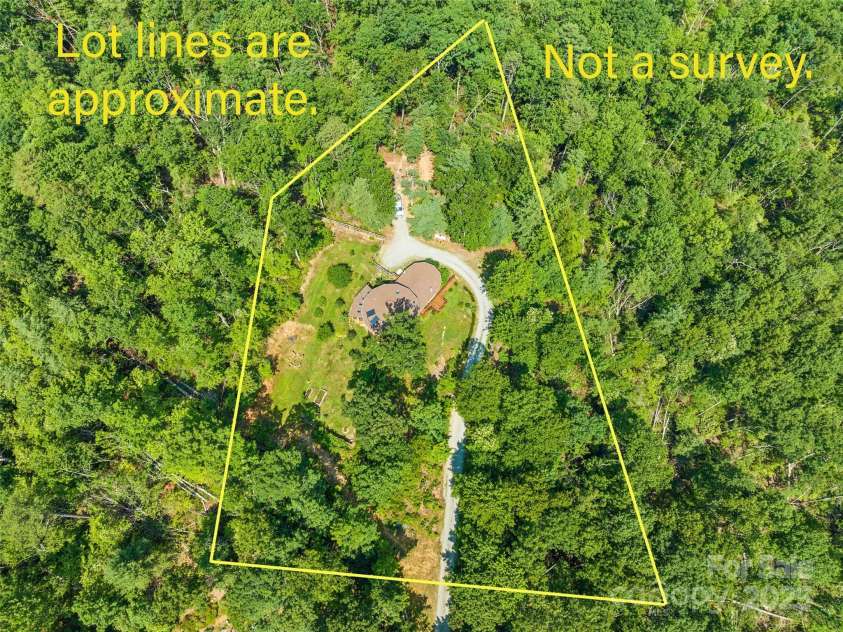 2675 Holbert Cove Road, Saluda, NC 28773.  MLS# CAR4275834, YatesRealty ID 20226. 