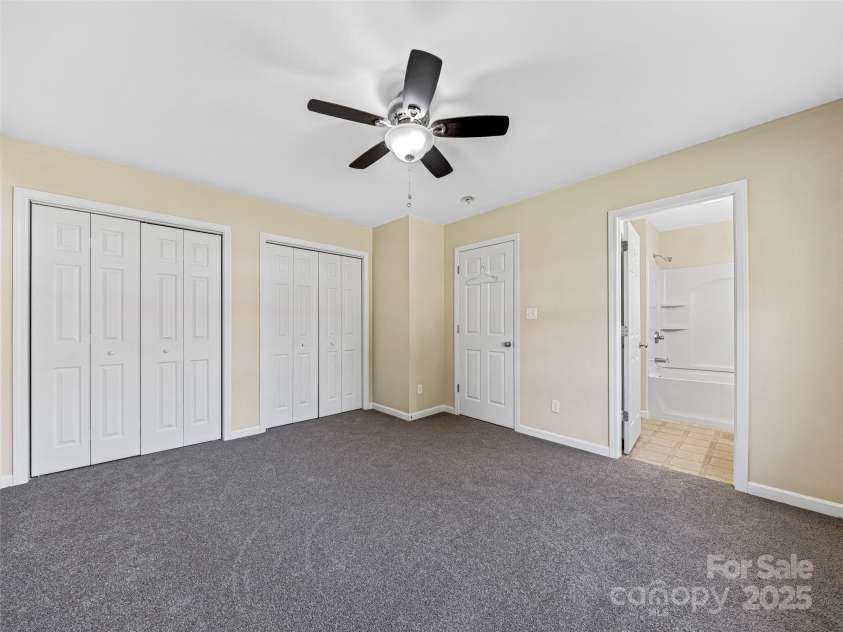 105 Woodcreek Circle, Swannanoa, NC 28778.  MLS# CAR4226207, YatesRealty ID 20227. 