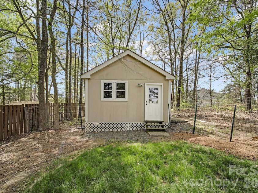 12509 Stirling Trace Court, Charlotte, NC 28277.  MLS# CAR4354577, YatesRealty ID 20229. 