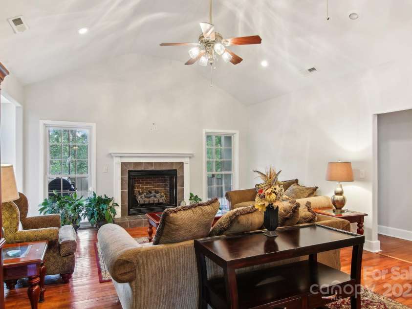 150 Baton Lane, Hendersonville, NC 28792.  MLS# CAR4259091, YatesRealty ID 20229. 