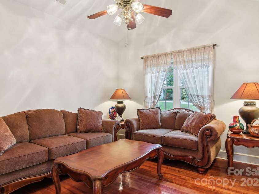 150 Baton Lane, Hendersonville, NC 28792.  MLS# CAR4259091, YatesRealty ID 20229. 