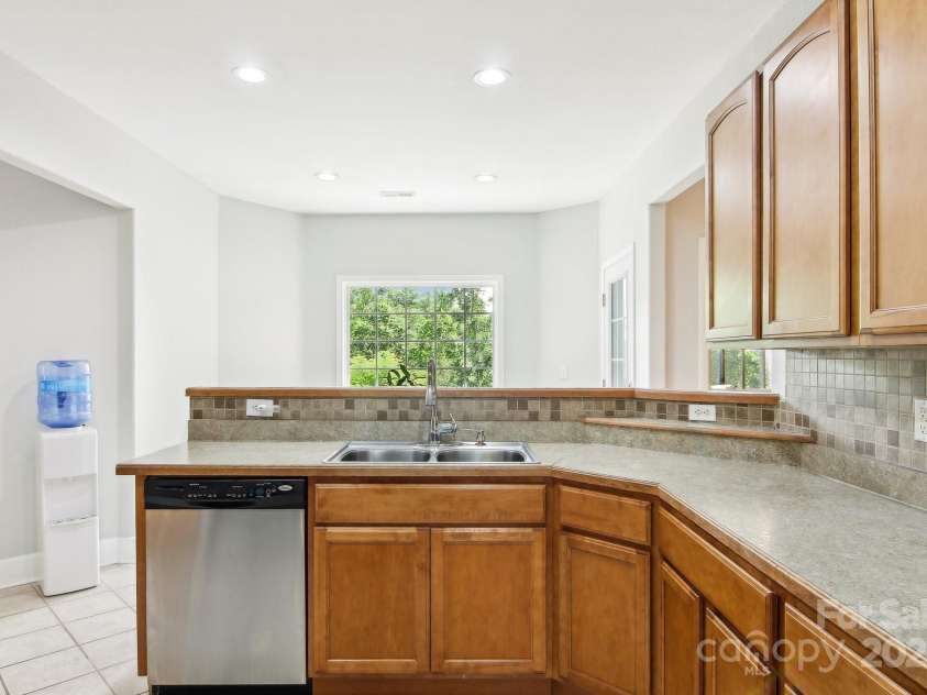 150 Baton Lane, Hendersonville, NC 28792.  MLS# CAR4259091, YatesRealty ID 20229. 