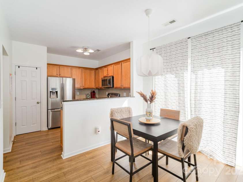 10530 Stoneacre Court, Pineville, NC 28134.  MLS# CAR4231237, YatesRealty ID 2023. Dining area