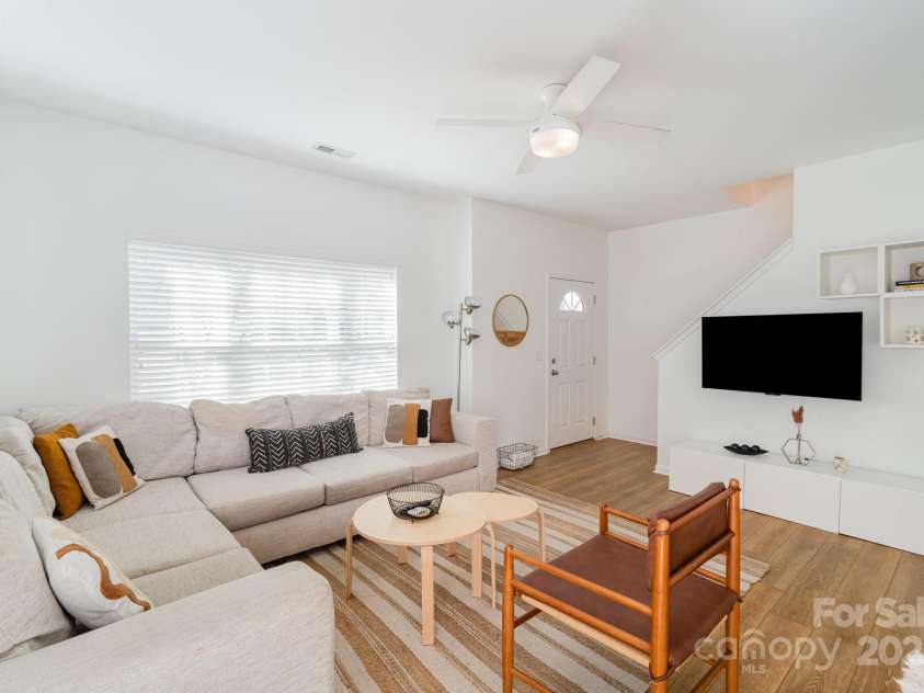 10530 Stoneacre Court, Pineville, NC 28134.  MLS# CAR4231237, YatesRealty ID 2023. Family Room