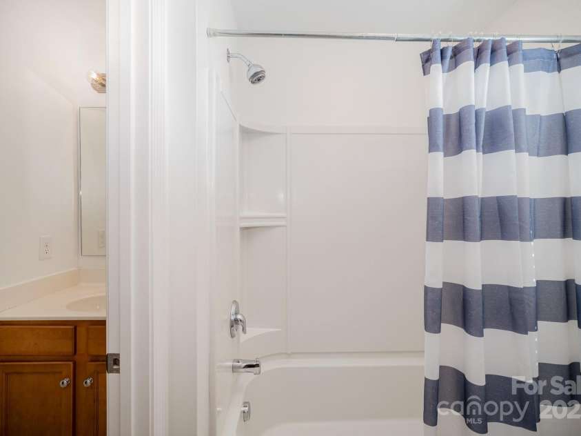 10530 Stoneacre Court, Pineville, NC 28134.  MLS# CAR4231237, YatesRealty ID 2023. Full bathroom upstairs