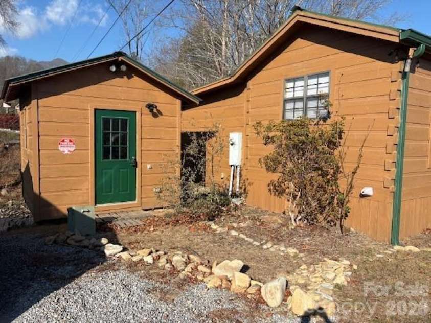 129 Mallard Loop, Waynesville, NC 28785.  MLS# CAR4335027, YatesRealty ID 2023. Out-building (10' x 10') on left side