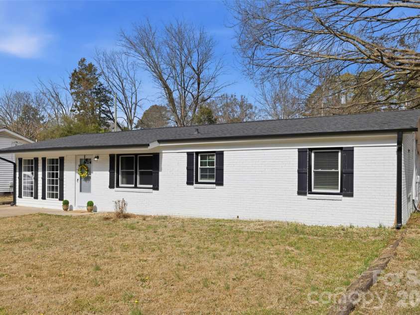 504 Bridges Drive, Kings Mountain, NC 28086.  MLS# CAR4349621, YatesRealty ID 2023. 