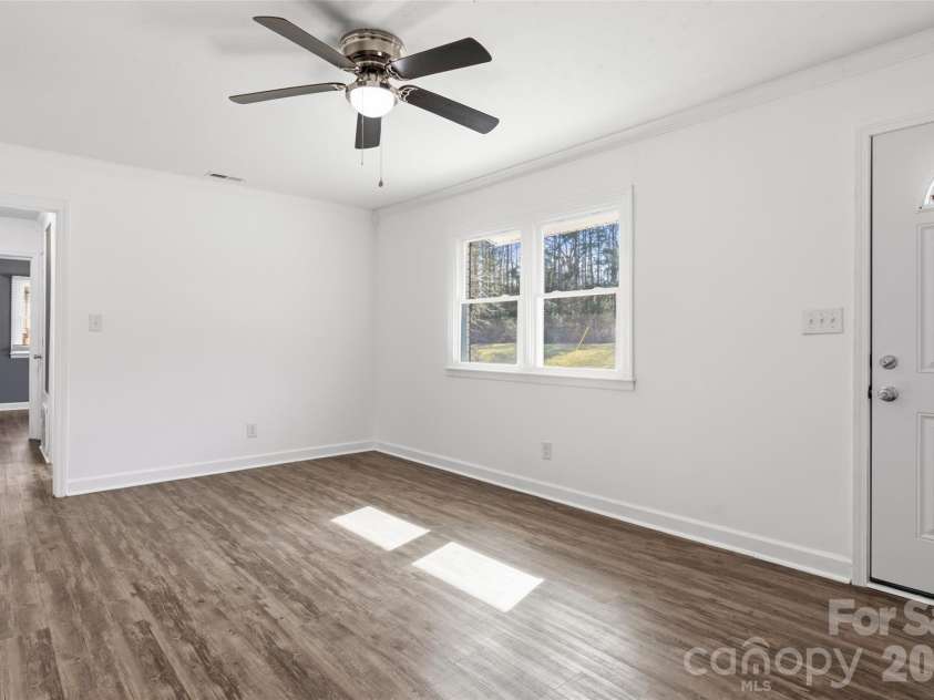 504 Bridges Drive, Kings Mountain, NC 28086.  MLS# CAR4349621, YatesRealty ID 2023. 