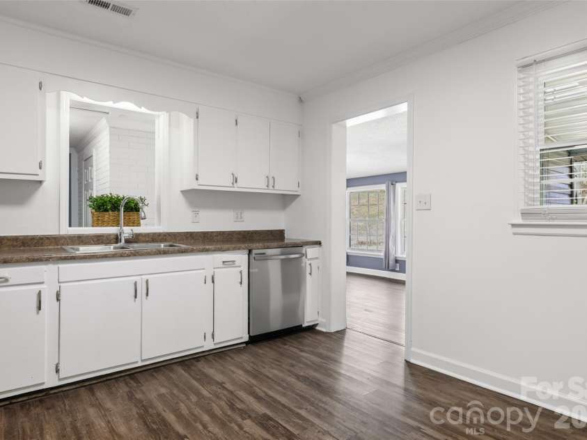 504 Bridges Drive, Kings Mountain, NC 28086.  MLS# CAR4349621, YatesRealty ID 2023. 