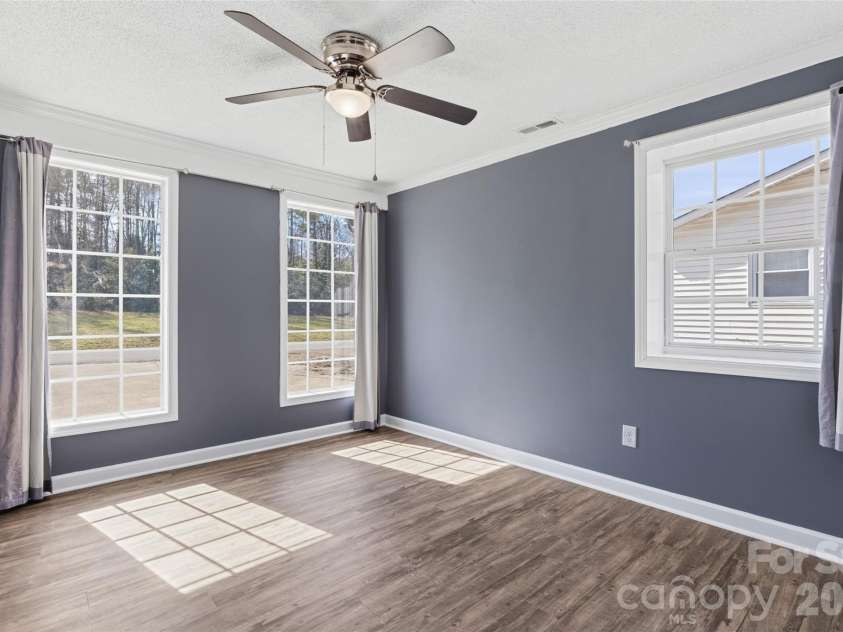 504 Bridges Drive, Kings Mountain, NC 28086.  MLS# CAR4349621, YatesRealty ID 2023. 