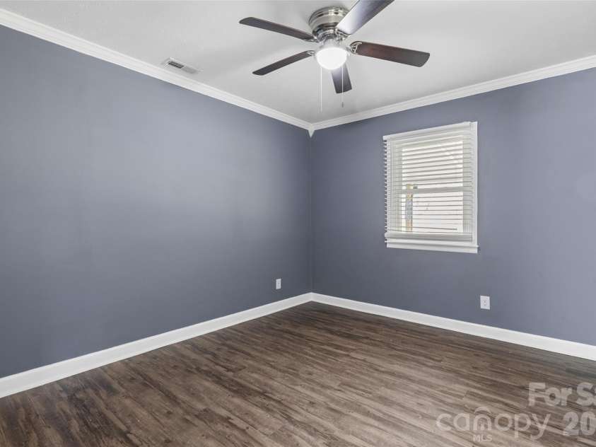 504 Bridges Drive, Kings Mountain, NC 28086.  MLS# CAR4349621, YatesRealty ID 2023. 