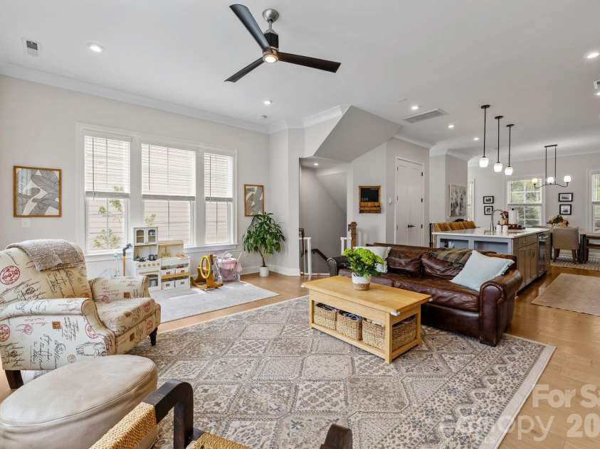 316 Dotger Avenue, Charlotte, NC 28204.  MLS# CAR4367499, YatesRealty ID 20230. 