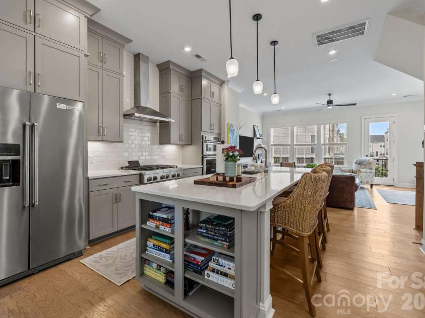 316 Dotger Avenue, Charlotte, NC 28204.  MLS# CAR4367499, YatesRealty ID 20230. 