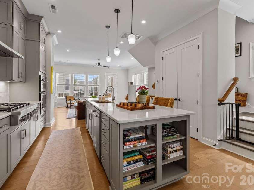316 Dotger Avenue, Charlotte, NC 28204.  MLS# CAR4367499, YatesRealty ID 20230. 