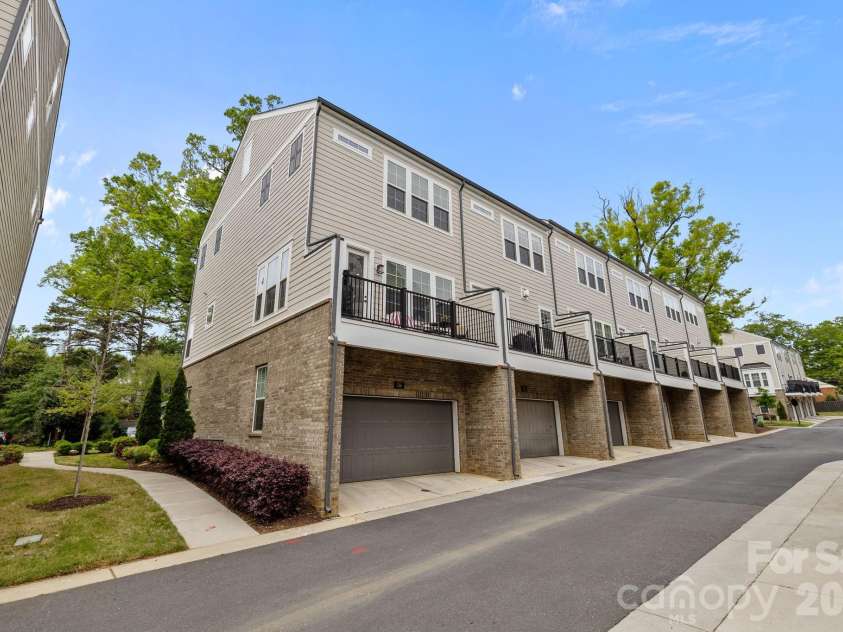316 Dotger Avenue, Charlotte, NC 28204.  MLS# CAR4367499, YatesRealty ID 20230. 