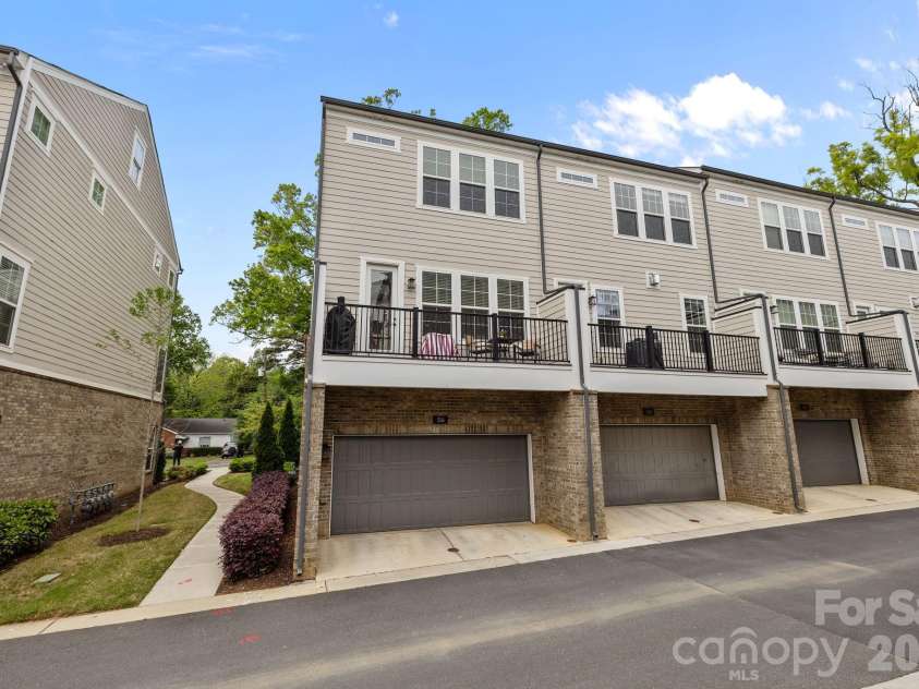 316 Dotger Avenue, Charlotte, NC 28204.  MLS# CAR4367499, YatesRealty ID 20230. 