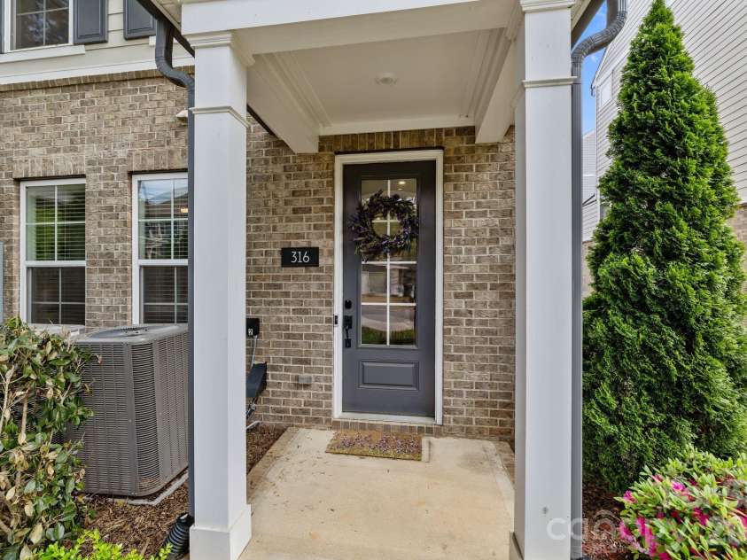 316 Dotger Avenue, Charlotte, NC 28204.  MLS# CAR4367499, YatesRealty ID 20230. 