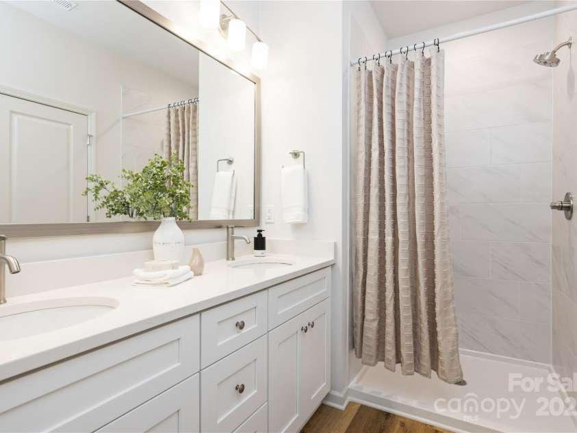 4226 Acorn Street, Charlotte, NC 28205.  MLS# CAR4269456, YatesRealty ID 20231. Representation