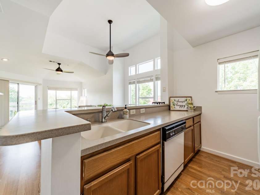 17919 Kings Point Drive, Cornelius, NC 28031.  MLS# CAR4372495, YatesRealty ID 20233. 