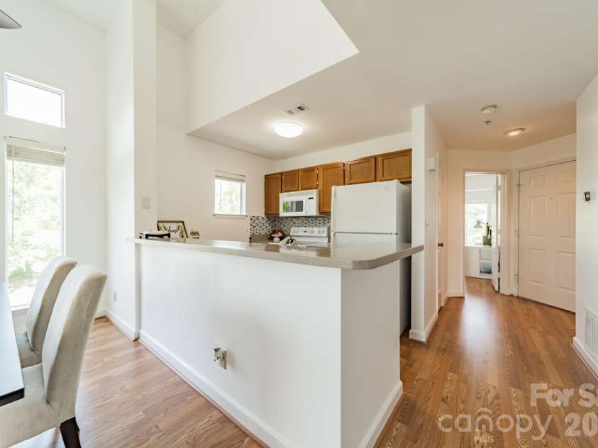 17919 Kings Point Drive, Cornelius, NC 28031.  MLS# CAR4372495, YatesRealty ID 20233. 