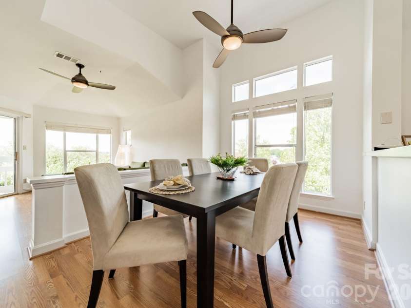 17919 Kings Point Drive, Cornelius, NC 28031.  MLS# CAR4372495, YatesRealty ID 20233. 