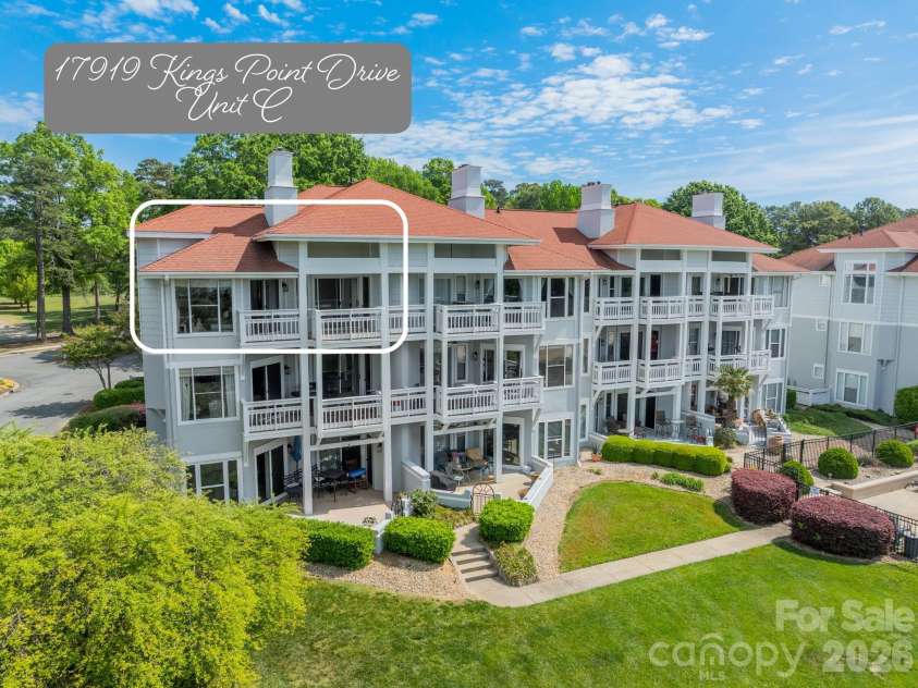 17919 Kings Point Drive, Cornelius, NC 28031.  MLS# CAR4372495, YatesRealty ID 20233. 