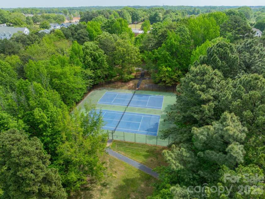 17919 Kings Point Drive, Cornelius, NC 28031.  MLS# CAR4372495, YatesRealty ID 20233. The other 2 tennis/pickelball courts.