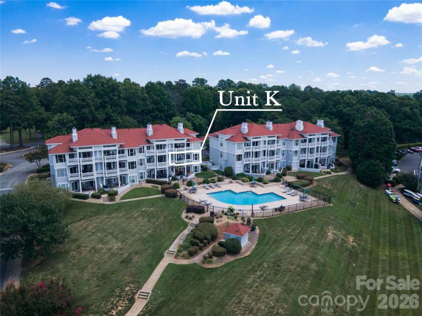 17919 Kings Point Drive, Cornelius, NC 28031.  MLS# CAR4397416, YatesRealty ID 20233. 